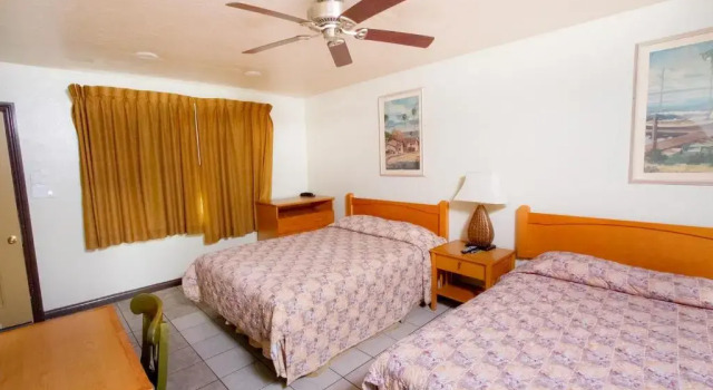 Четырёхместный номер Standard Mission Bell Motel