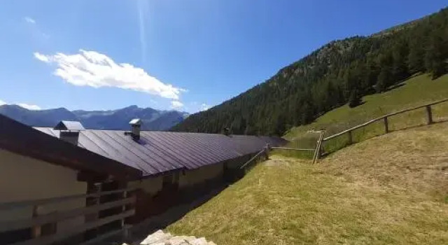 Restor Natura Malga Mondent, Забронировать Отель Отели Мале с парковкой, Парковка