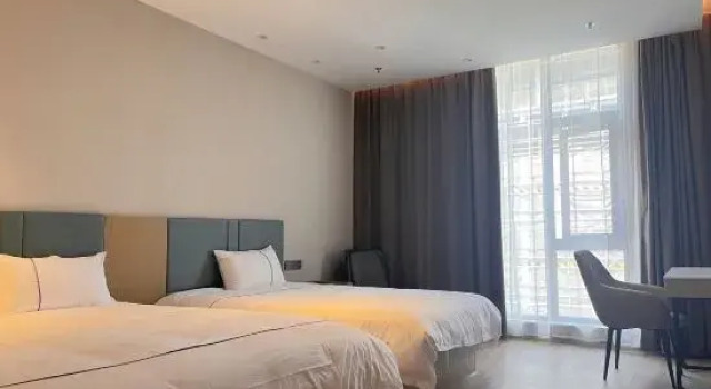 Люкс Magnotel Hotel (Shanghai Beiqinggong Road)