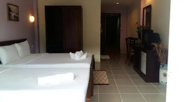 Трёхместный номер Superior с балконом Number One Guest House