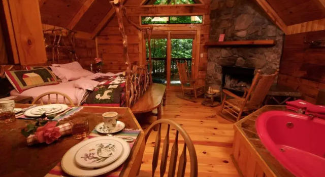 Двухместный номер Deluxe с балконом Creekwalk Inn Bed and Breakfast with Cabins