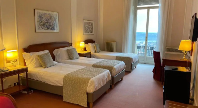 Трёхместный номер Palace Grand Hotel Varese