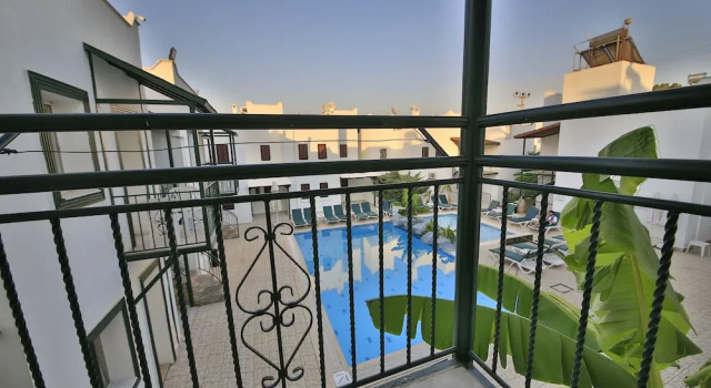 Четырёхместный семейный номер Standard Green House Apart Hotel