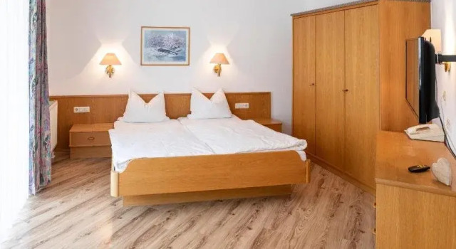 Gasthof Metzgerei Neumeyer, Buchen Sie Hotel Kipfenberg 