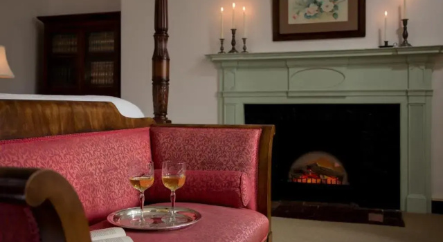 Люкс Deluxe Rachaels Inner Harbor Boutique Inn