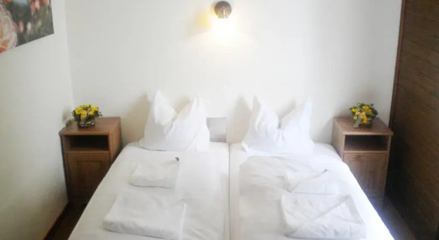 Arlberg Motel Ski-In & Ski-Out access to Austrias largest ski area, Book Motel Motels in Vorarlberg, Motel