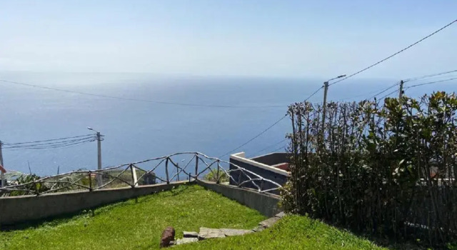 Коттедж Cozy Sea View House Fajã da Ovelha