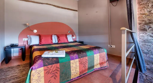 Номер Standard Дуплекс Hotel Cal Llop