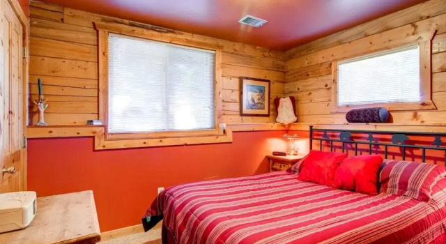 597 Deerpath 3 Br home by RedAwning, Rezerwuj Hotel Hotele w Vail Ski z parkingiem, Parking