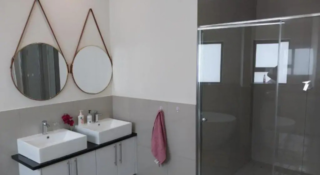 Двухместный люкс Deluxe LND GUEST HOUSE