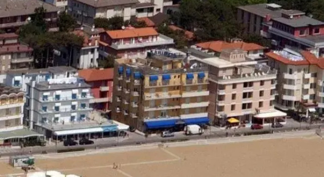 Кровать в общем номере Hotel Karinzia