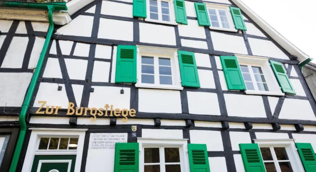 Zur Burgstiege, Rezervasyon Otel Solingen Kuzey Ren-Vestfalya