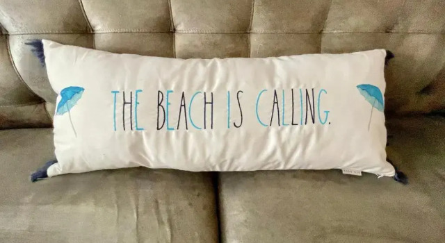Beach Casa - Sleeps 8, Comfy Queen Beds & Views