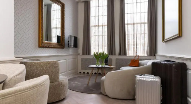 Апартаменты с видом на канал Amsterdam Canal Suites