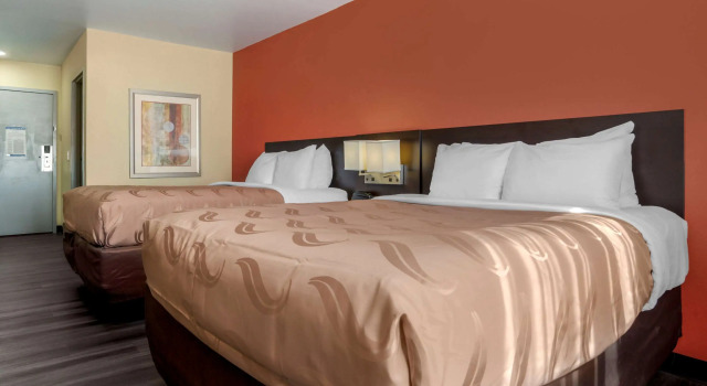 Четырёхместный номер Standard Quality Inn Phenix City Columbus