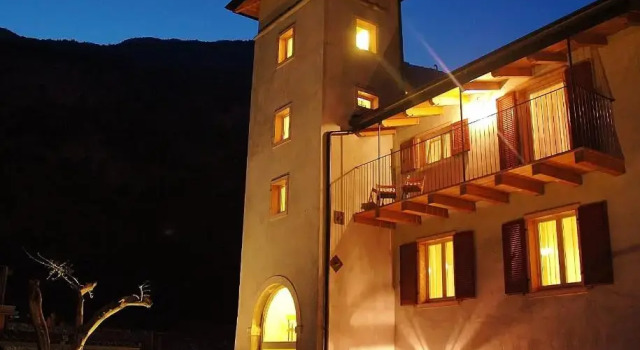 Giardino alla Torre Room&Breakfast, Забронировать Отель Отели в центре Дро, в центре