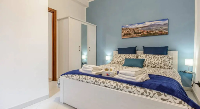 Sfogliatella Bed -Perfetto per visitare Napoli, Забронировать Апартаменты/квартира Отели Неаполя с завтраком, рядом с Кафедральный собор Неаполя, Завтраки