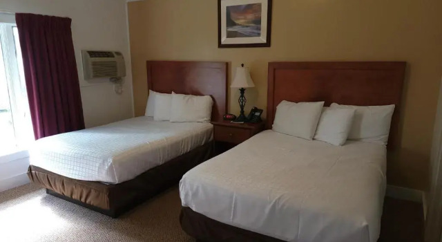 Четырёхместный номер Standard Hickory Grove Motor Inn - Cooperstown
