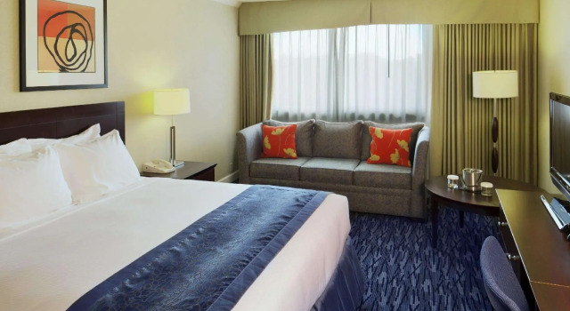 Двухместный номер Standard DoubleTree by Hilton Norwalk