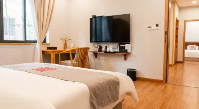 Люкс с 4 комнатами Dust and Hustle Weiyuan Designer Zen Homestay (Chongzhou Jiezi Ancient Town Branch)