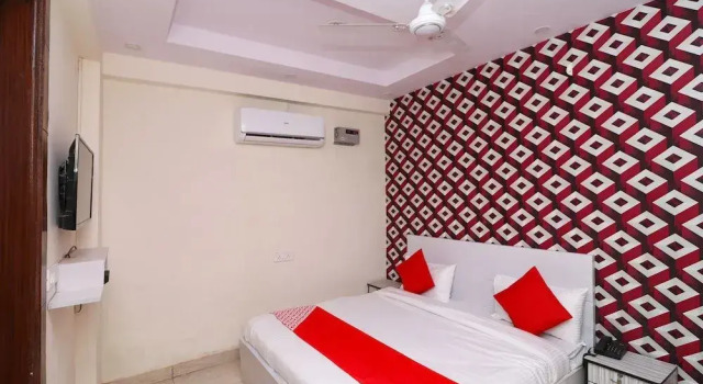 OYO 29362 Angel Pink Hotel, Забронировать Отель Газиабад штат Уттар-Прадеш, рядом с Артала