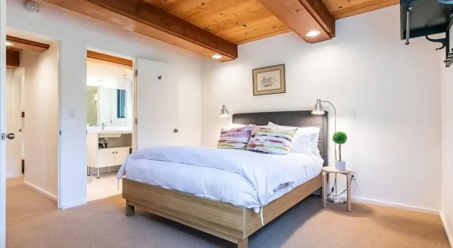 European-style Trapper Mc Nutt Private Home 5 Bedrooms 4 Bathrooms Hom, Prenota Hotel Alpine Meadows Squaw Valley