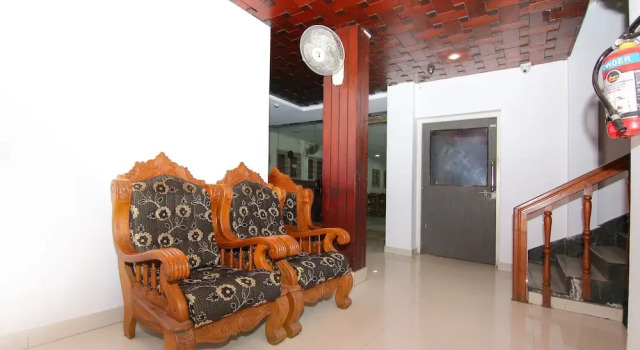 OYO 6712 Hotel Malabar House, Rezerwuj Hotel Hotele w Nowe Delhi z basenem, Basen