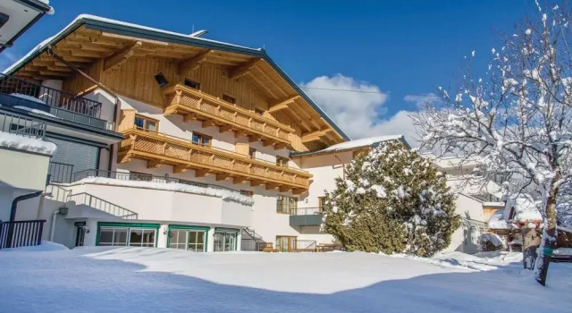 Awesome Apartment in Wagrain With 2 Bedrooms, Wifi and Outdoor Swimming Pool, Rezerwuj Apartament Hotele w Salzburg z parkingiem, Parking