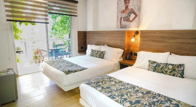 Четырёхместный номер Comfort с балконом Hotel Natural Hills by H&R