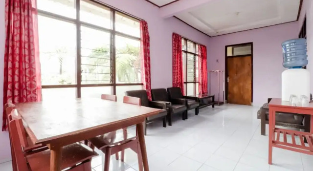 Standard quadruple famille chambre Penginapan Sedyo Rahayu
