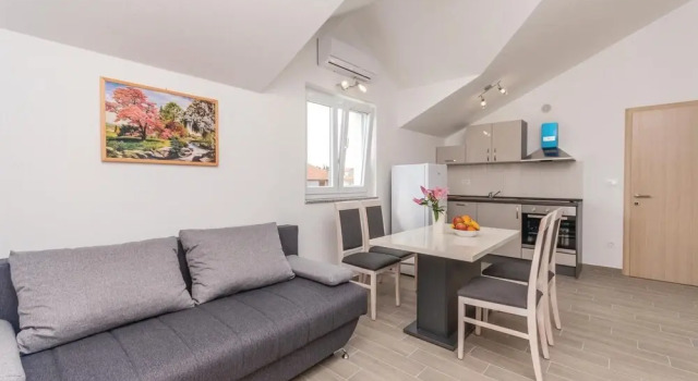 Beautiful Apartment in Biograd With 1 Bedrooms, Wifi and Outdoor Swimming Pool, Забронировать Апартаменты/квартира Отели Биоград-на-Мору с бассейном, рядом с Частный Пляж «Кемп Сенди», Бассейн