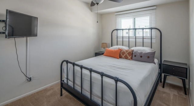 Spacious 4BR Townhouse by WanderJaunt