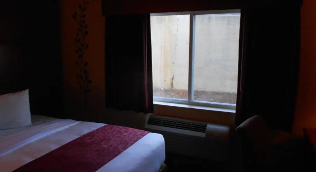 Двухместный номер Deluxe AmericInn by Wyndham McAlester