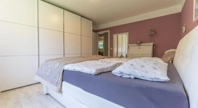 Ferienhaus Cottbus, Garage, große Sonnenterrasse, Kamin, 4 Zimmer, Ankleidezimmer, Prenota Hotel Cottbus Brandeburgo