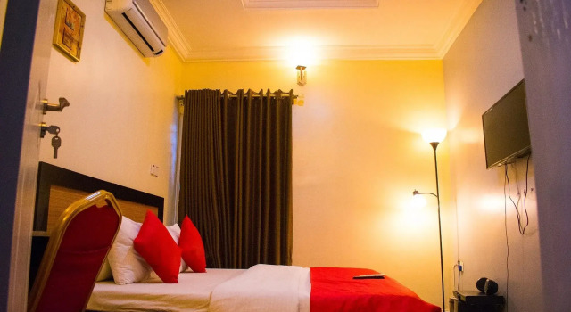 Esporta Suites, Book Hotel Hotels in Lagos with a Pool, Swimming Pool