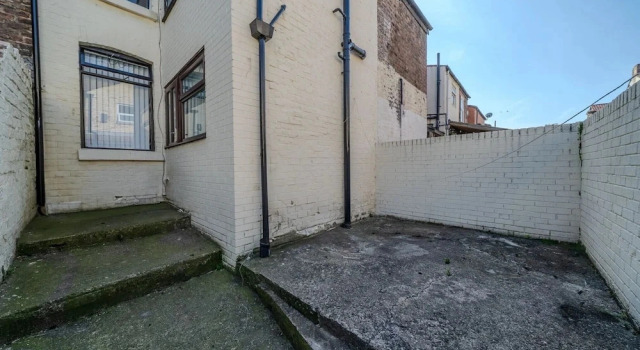 Sleeps 6 Spacious 3 Bed House w/ Free Parking, Забронировать Дом для отпуска Виллы Ливерпуля, рядом с Liverpool Football Club, Вилла