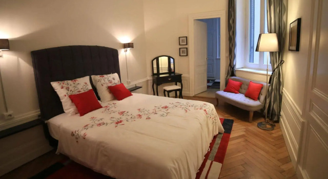 La Suite Lanterne, Rezerwuj Hotel Hotele w Rhône z parkingiem, Parking