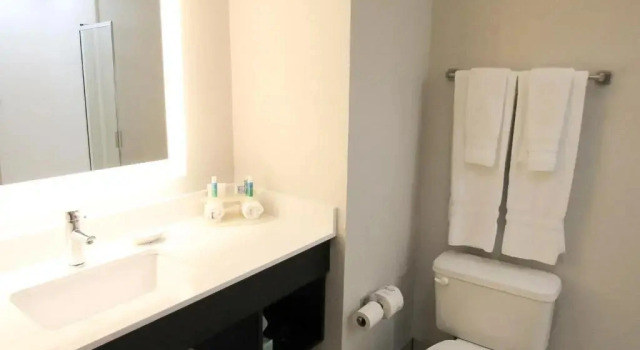 Двухместный люкс с видом на залив Holiday Inn Express Hotel & Suites Inverness by IHG
