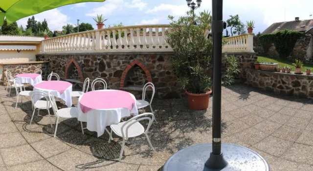 Penzion a Restaurace Nad Hradem, Prenota Hotel Křivoklát Krivoklatsko