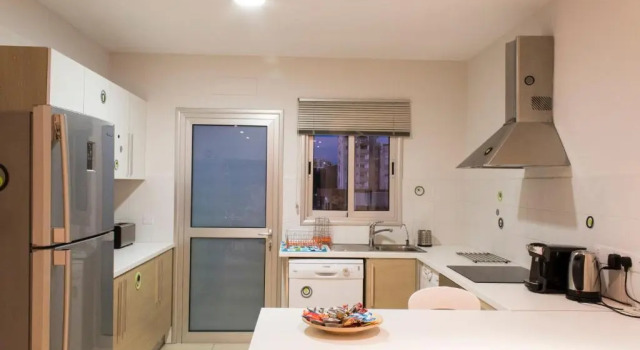 Eden Beach Apartment 207, Boek Appartement Limasol Limassol