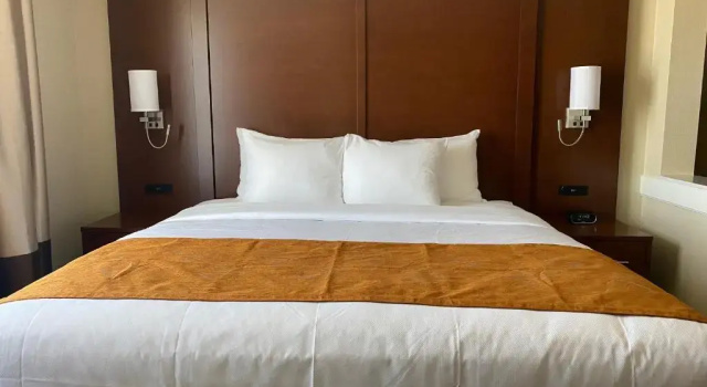 Люкс Comfort Suites Midland West