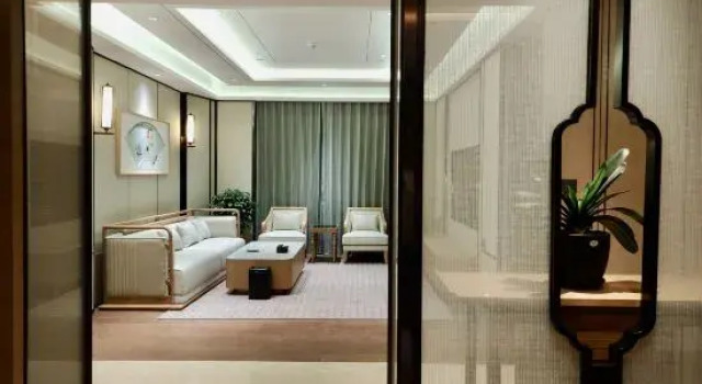 Suite Ruijin Hotel