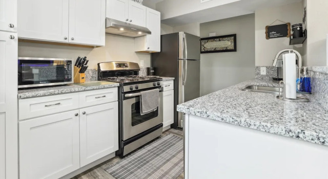Spacious San Antonio Retreat w/ Private Patio!, Rezerwuj Dom wakacyjny Domki letniskowe w Bexar County, Domek