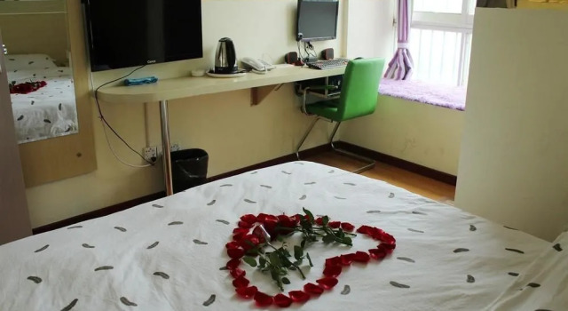 Longhua Zeyuan Hotel
