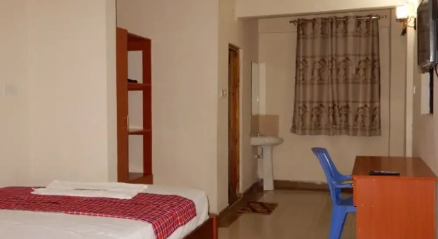 Celebrica Hotel Nanyuki, Rezerwuj Hotel Hotele w Laikipia z parkingiem, Parking