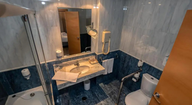 Полулюкс Hotel Castilla Vieja