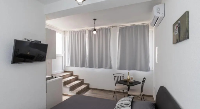 Студия Apartments Life