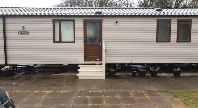 Luxury Caravan Only 10 Mins From the Beach
