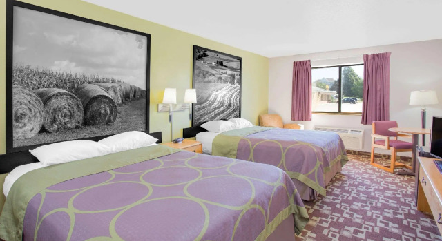 Четырёхместный номер Standard Super 8 by Wyndham Independence IA