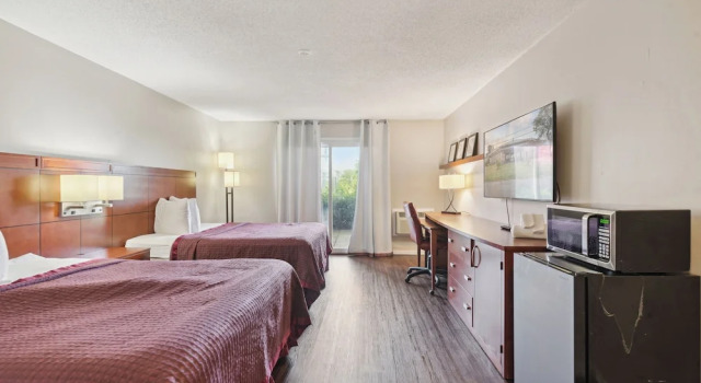 Номер Deluxe Miami Suites